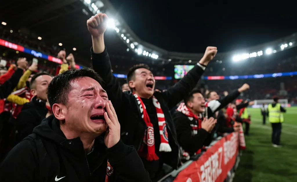 世界杯精彩集锦：让球迷泪目的逆转、黑马与告别之战回顾